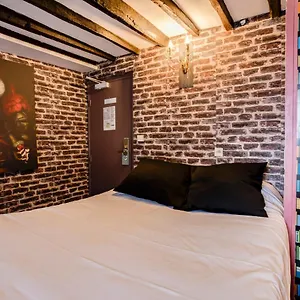 Absolute République Hotel