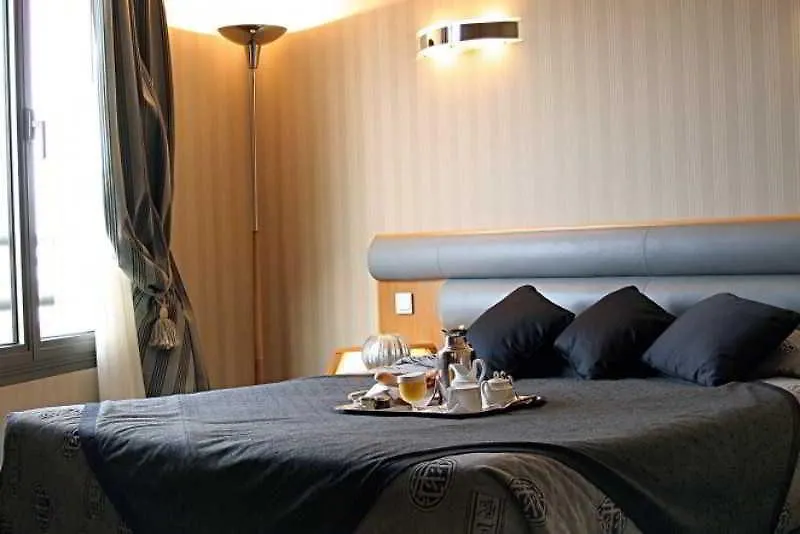 פריז Villa Luxembourg 4*,  צרפת
